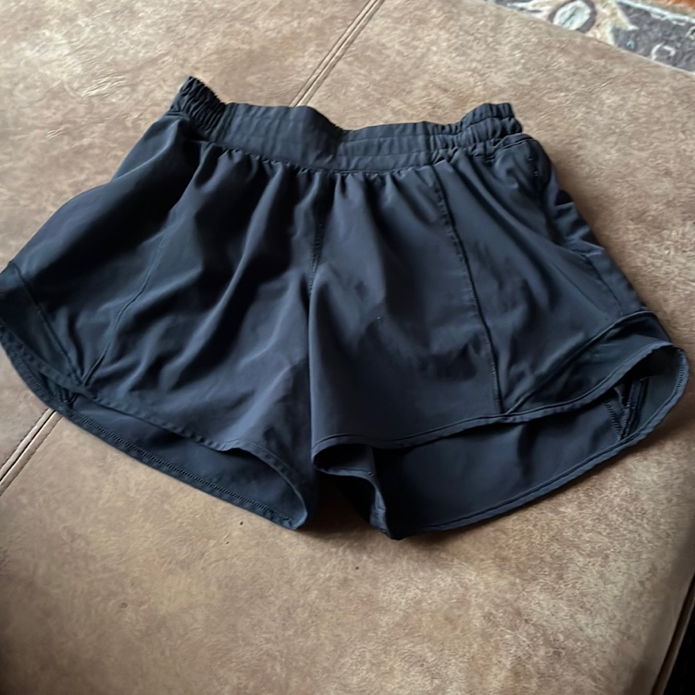 Lulu lemon, black, size 4, 4 inch